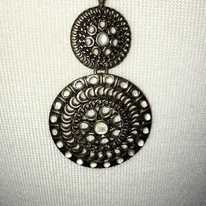 Lucky Brand necklace in Gold.